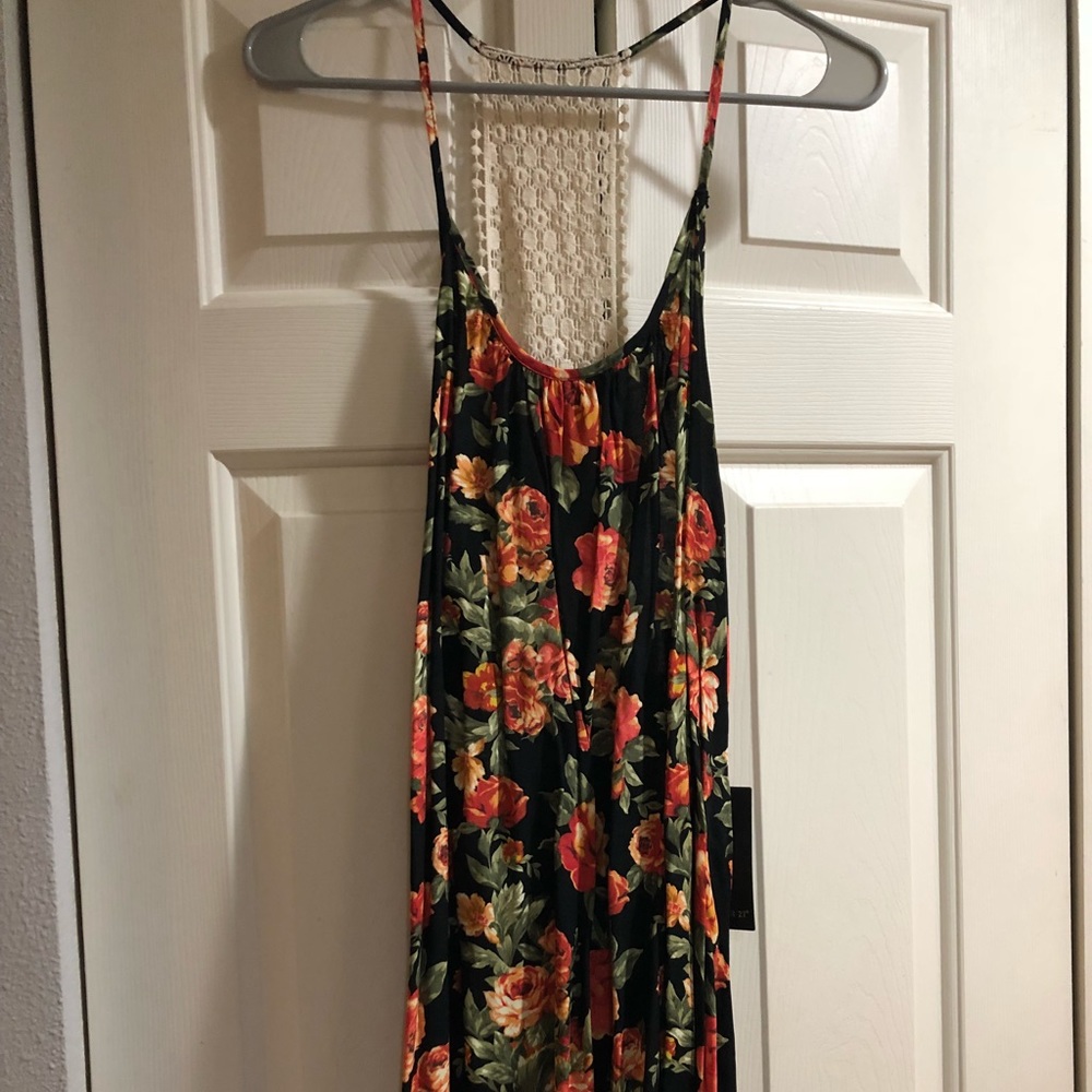 F21 | Black Floral Crochet Dress | Small